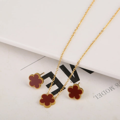 Adjustable Gold-Plated Stainless Steel Plant Flower Bracelet for Women – Trendy Clover Design with Five Leaf Petals, Waterproof & Anti-Allergic Jewelry Gift